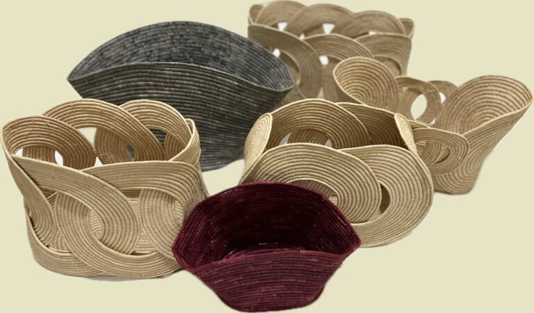 Raffia Bag Samples — Campioni in rafia: prima la forma, poi il prototipo